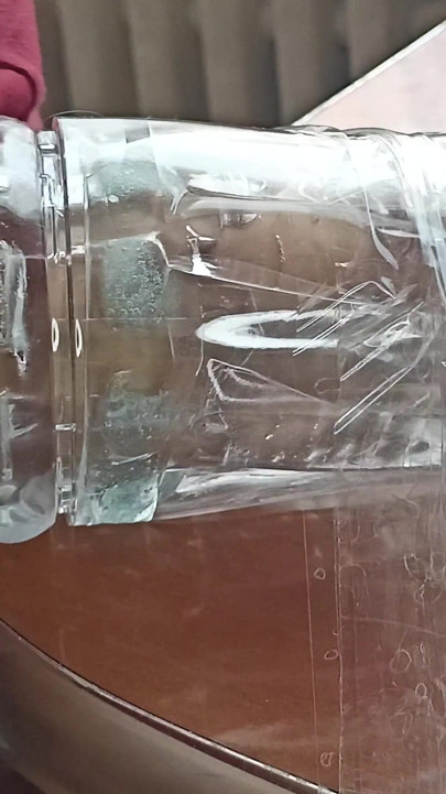 Büyük ateşli yarağı ve taşaklarıyla gıcırdayan deliğini çekti!!