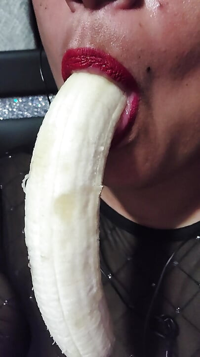 看起来很性感的吃香蕉