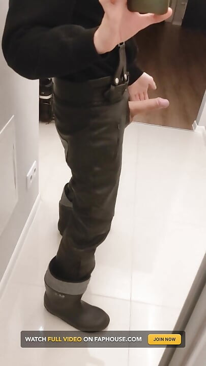 Gay Army Men Fuck. I'm in Rubber Boots and Leather Pants