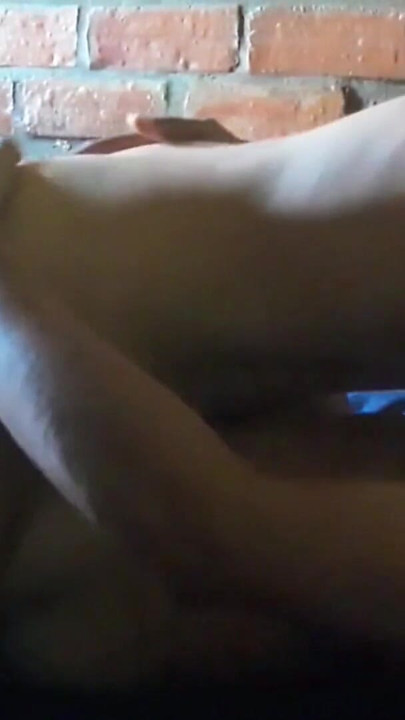 Proprietarul casei încasează chiria futându-mi pizda strâmtă | Clip 1