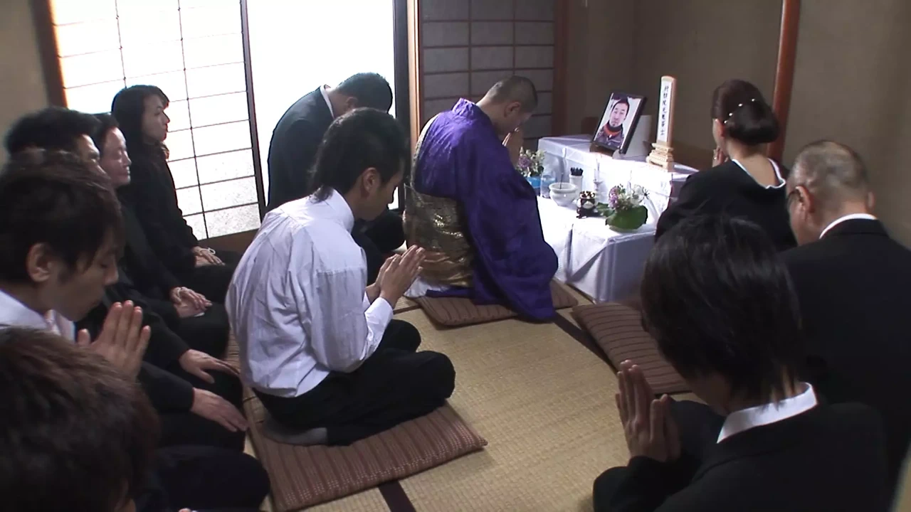 日本熟女喜欢从陌生人那里得到热精液