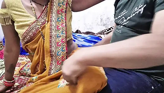 Bhabhi seksi desi India bersetubuh dengan orang Thailand memenangkan suami