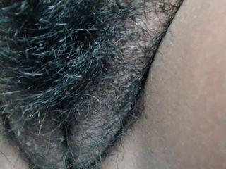 La pelosa messicana mostra la figa da vicino