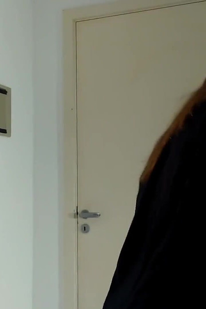 خادمة تمتص قضيبي حتى نائب الرئيس في فمها