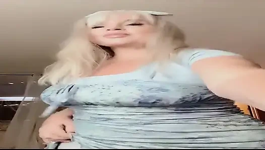 Buka baju terbalik: hari Sabtu manis biarkan di atas atau melepasnya?