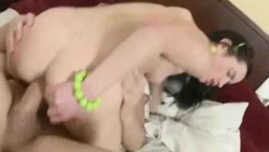 Brunette Rusia Menjadi Liar