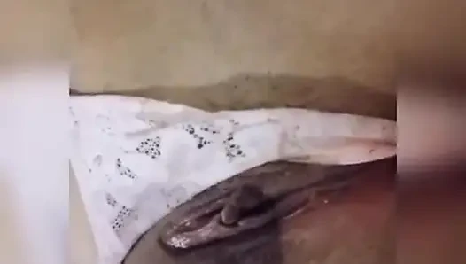 Tek başına yeni video! Vücudumun tadını çıkarıyor ve zevke son ver!