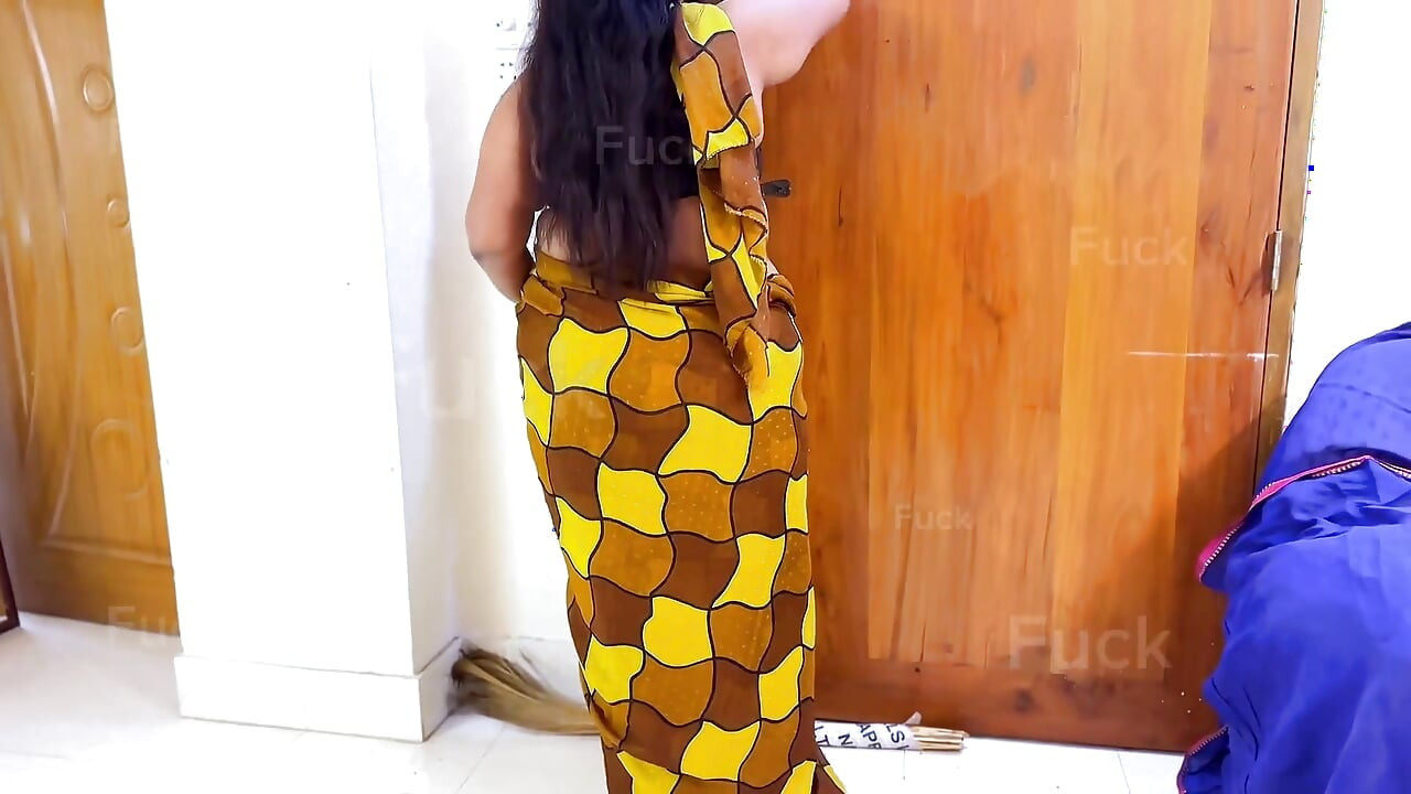 Tamil quente peituda rabuda sexy madura fodida por vizinho quando ela estava com tesão