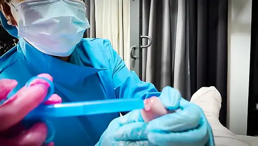 Mumi dan tersiksa oleh 2 perawat kejam 1/3