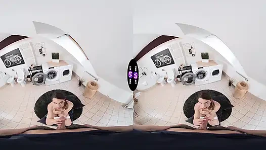 Elena Vedem'in çıplak çamaşır numarası onu sert sikiyor - teenmegaworld