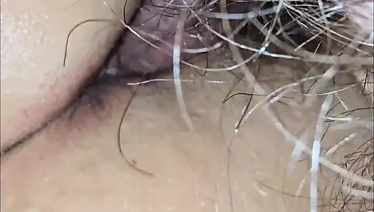 Istri seksi ingin aku mengisinya sebelum tidur