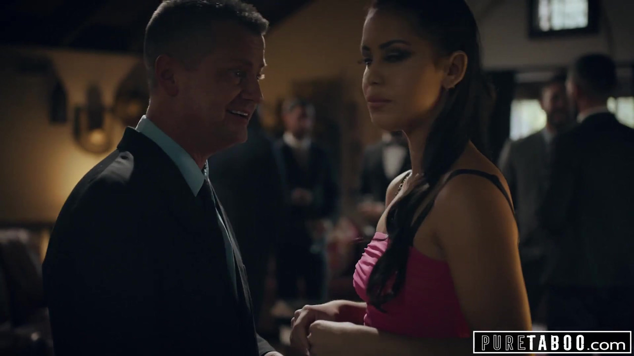 純粋なタブー痴女がビジネスマンに屈辱-公共ファック