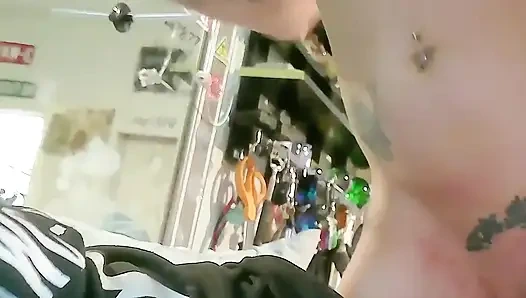 Girth Brooks bekommt einen erstaunlichen blowjob von Zoey Portland