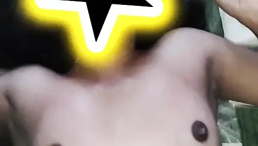 Desi pooja gibt schmutzigen blowjob und fickt hart