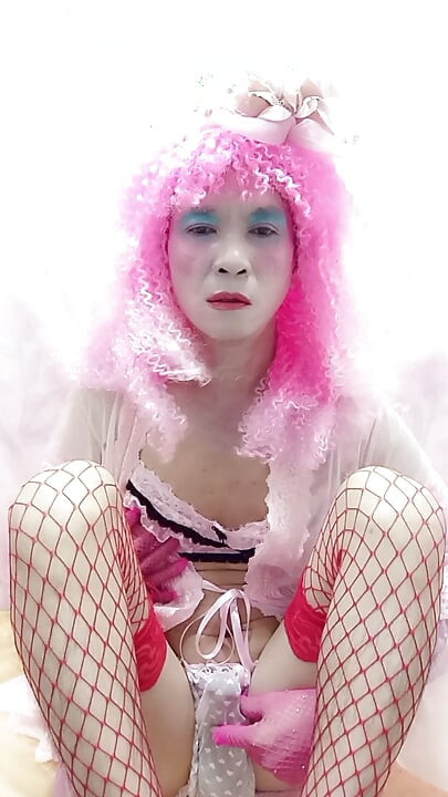 Oanh Le shemale wearing sexy porn selfie