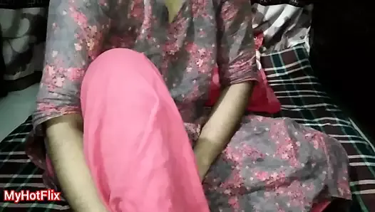 インド人村カップルのロマンチックセックスビデオ-夫と妻のxxxビデオ