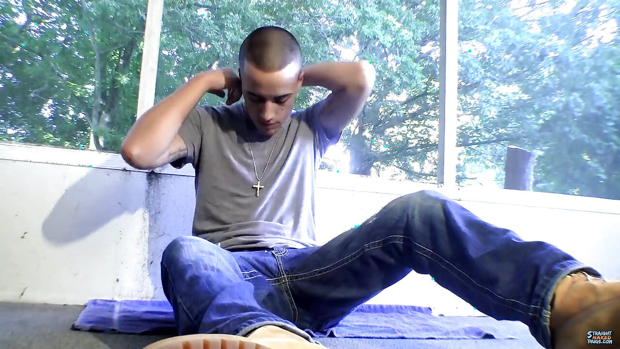 Straight Boy Leo Needs to Unload
