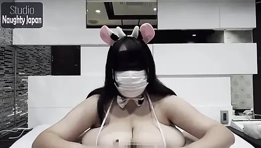 Velvet press titsjob club ngasih klimaks yang intens sama kurva lembut - angle1