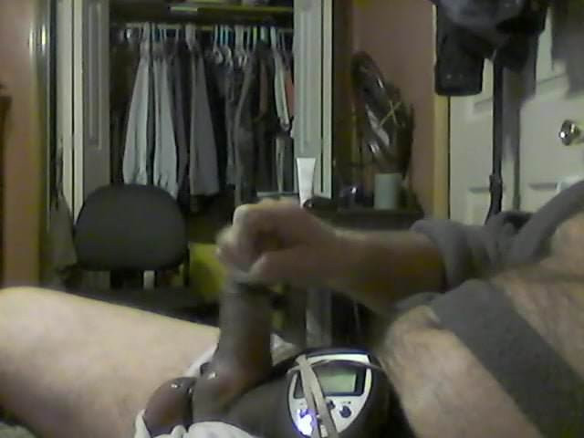 estim and jacking off !!!