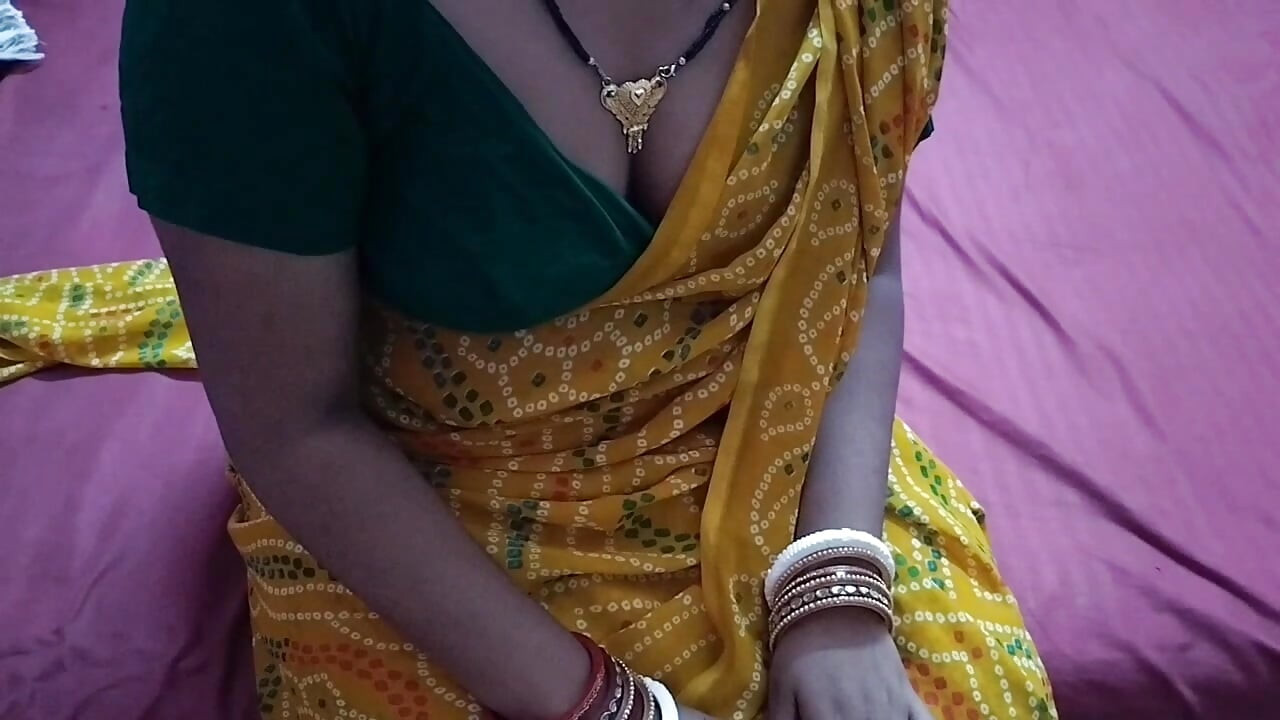 Landlord Aunty seduced a college boy to satisfy her desires