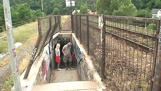 Dangerous outdoor sex for a horny young couple