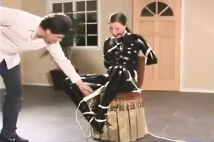 乳胶紧身连衣裤椅子振动