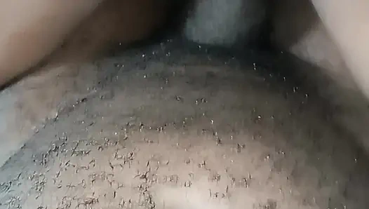 Betrügende ehefrau reitet kabeltechniker hart