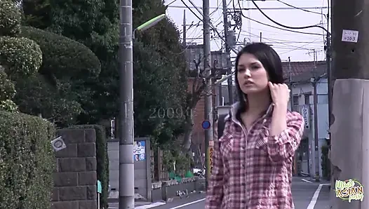 This Female Woke up Walking Down the Street Alone, Then Went Home to Mas...