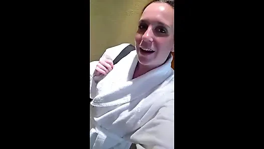 Heiße Blicke in Der Sauna - Und Dann Seine Zimmerkarte
