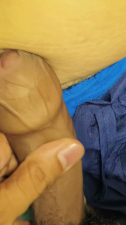 Desi bhabhi chupando e engolindo meu pau até o fundo e finalmente gozando na boca em hindi | Clip 2