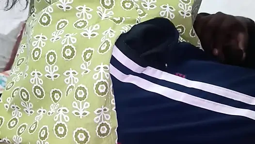 Herkes meşgulken öğretmenim beni sert sikiyor