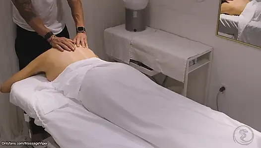 Istri yang doyan selingkuh ngentot terapis pijat