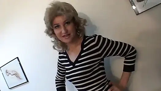 Lina ilk kez çıplak