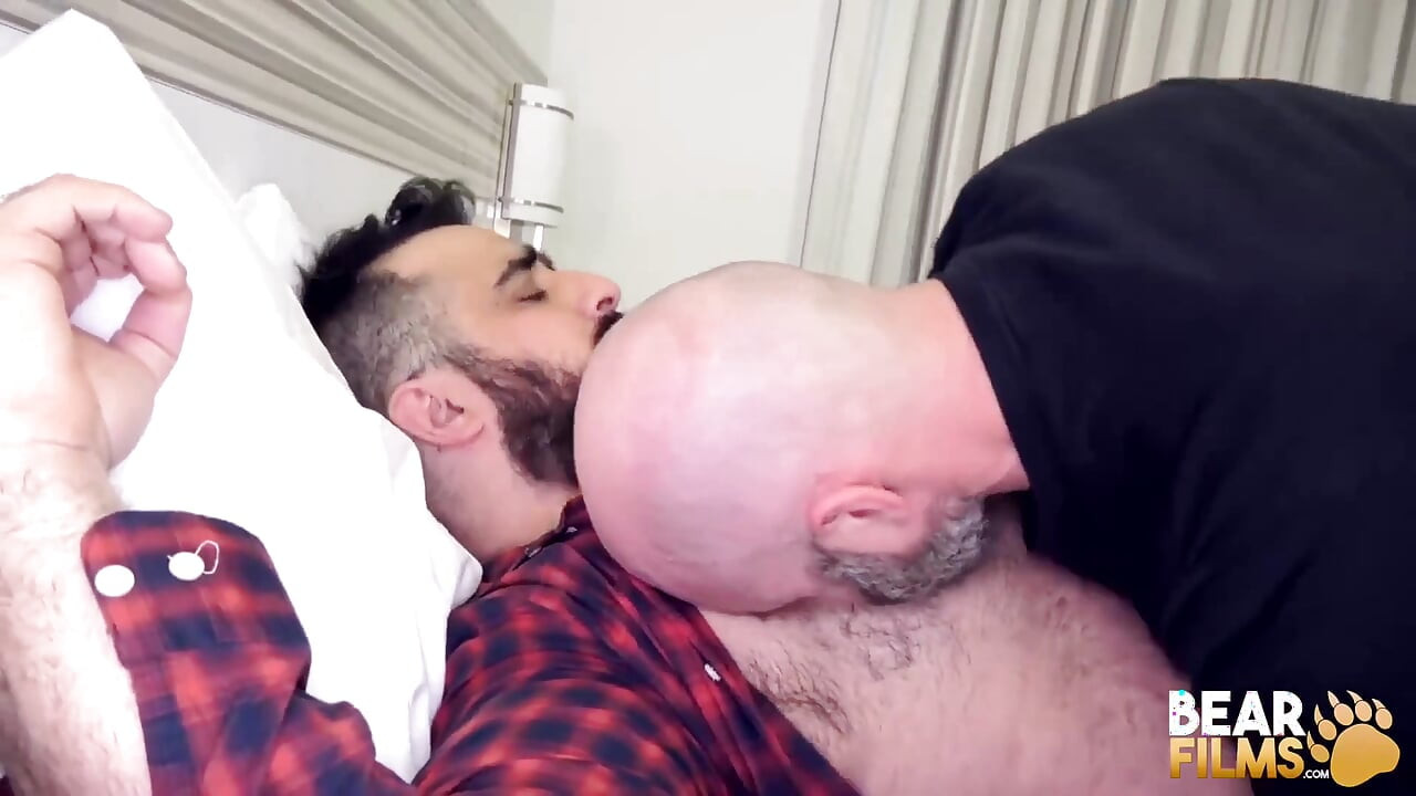 Bearfilms Bare Ranger Shoves His Cock to Blue Heeler Tight Asshole