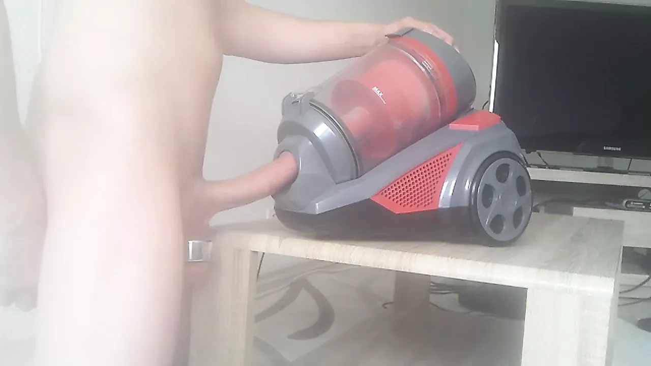 Мужик Дрочит Хуй Пылесосом