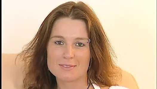 Lovely brunette babe toys her pussy at the casting