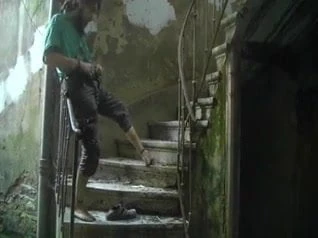 Punheta na casa abandonada