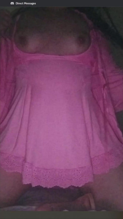 NSFW video call on Discord with a hot woman - she comes on cam for me