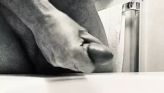 Benim boşalmak içinde the banyo lavabo çekim