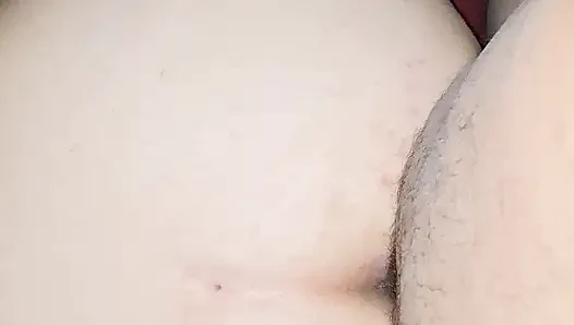 Моя соседка посещает меня