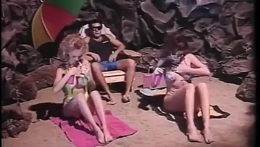 Большие сиськи, винтажная киска, лизание киски, трах большой член, сосущая тройничок