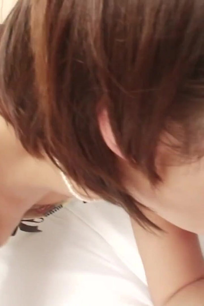 Remaja Amazon Anastasia menghisap zakar yang lebih tua