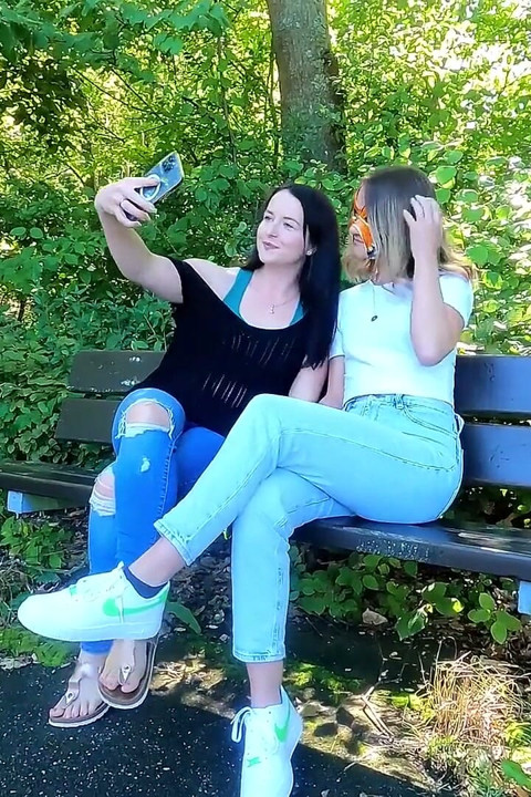 Extreme Threesome in the Park!