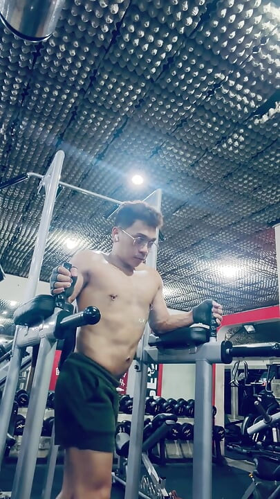 Pinoy Muscle Twink Jerks of After Work Out Incl.nipple Play