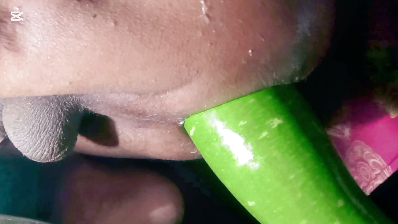 用手肏屁眼。