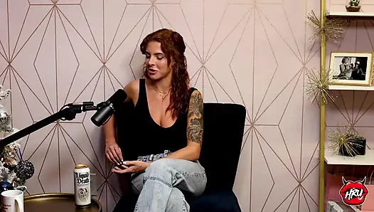Lumi Ray: fışkırtıyor, ünlülerle sikişiyor ve 3 saatlik seks