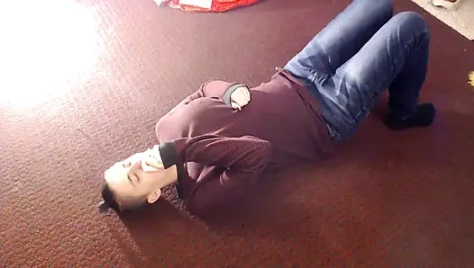 Sırta hapşır püskürtüyor
