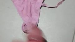Jeck off di thong pink seksi teman istri