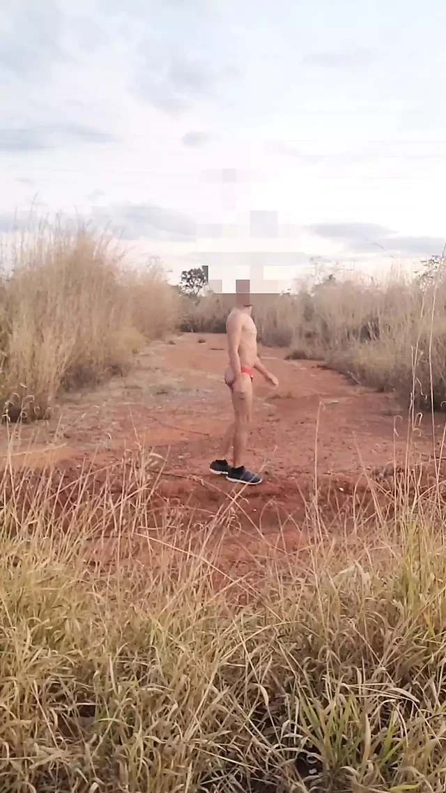 Come live this adrenaline with me and fuck very tasty outdoors
