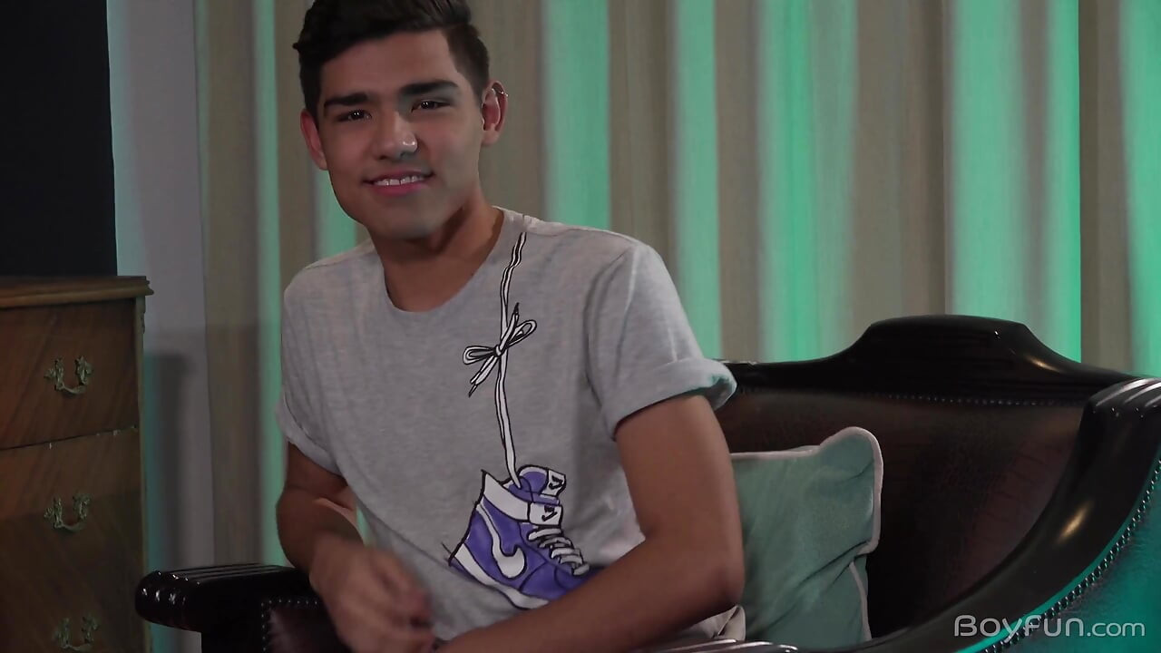 Felix được hứng tinh lên mặt